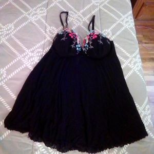 Cacique chemise black with lace top accents